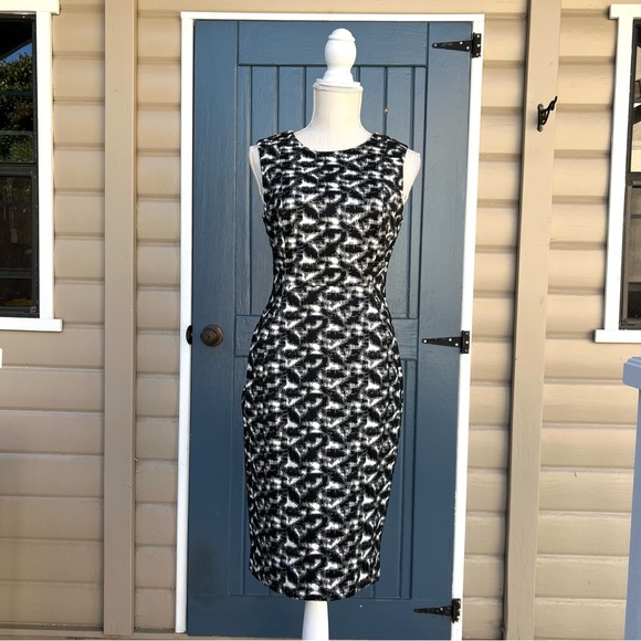 Calvin Klein Dresses & Skirts - Calvin Klein Black and White Midi Dress Women’s Size 6